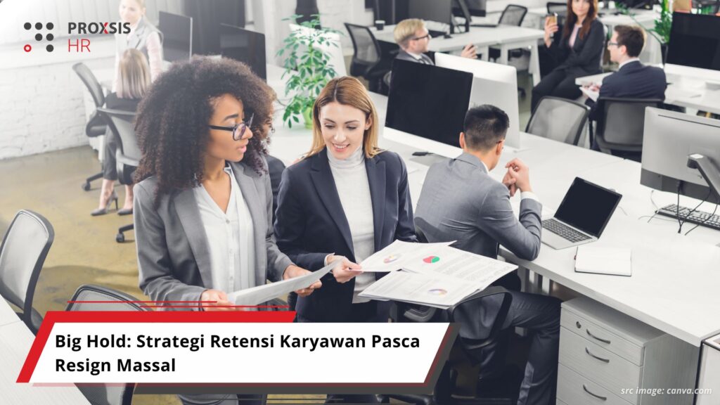 Ilustrasi “Big Hold” di kantor: HR berdiskusi strategi retensi, grafik turnover menurun, ikon wellbeing, karier, dan leadership
